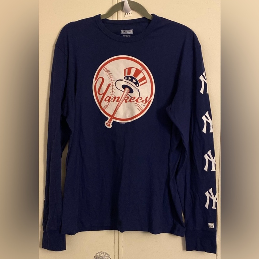 Women’s New York Yankees Long Sleeve Top Tailgate Medium Logo Cuff Baseball Navy